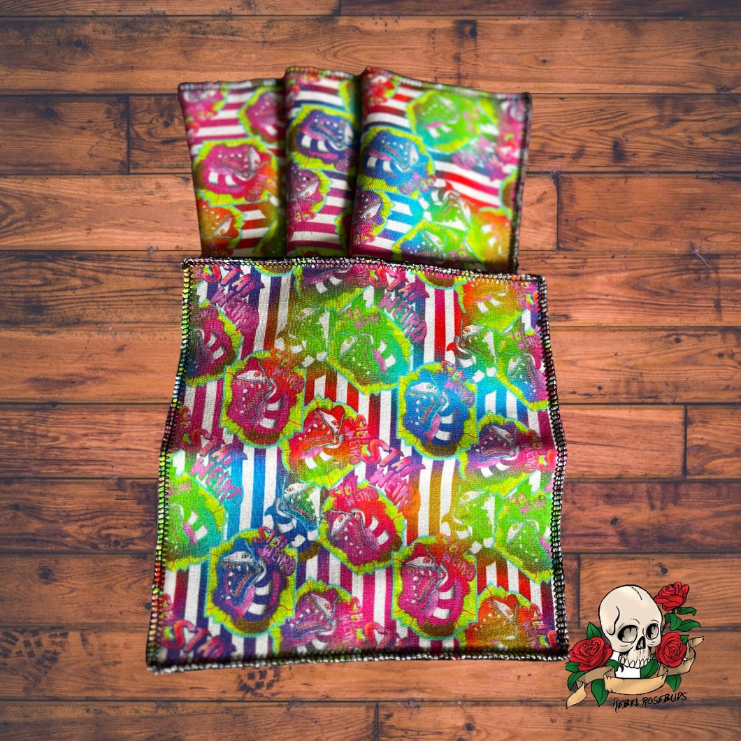 Rainbow worm cloth wipes