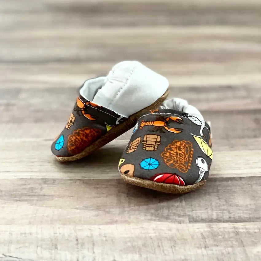 Tan & symbol slip on booties - 6-9 months